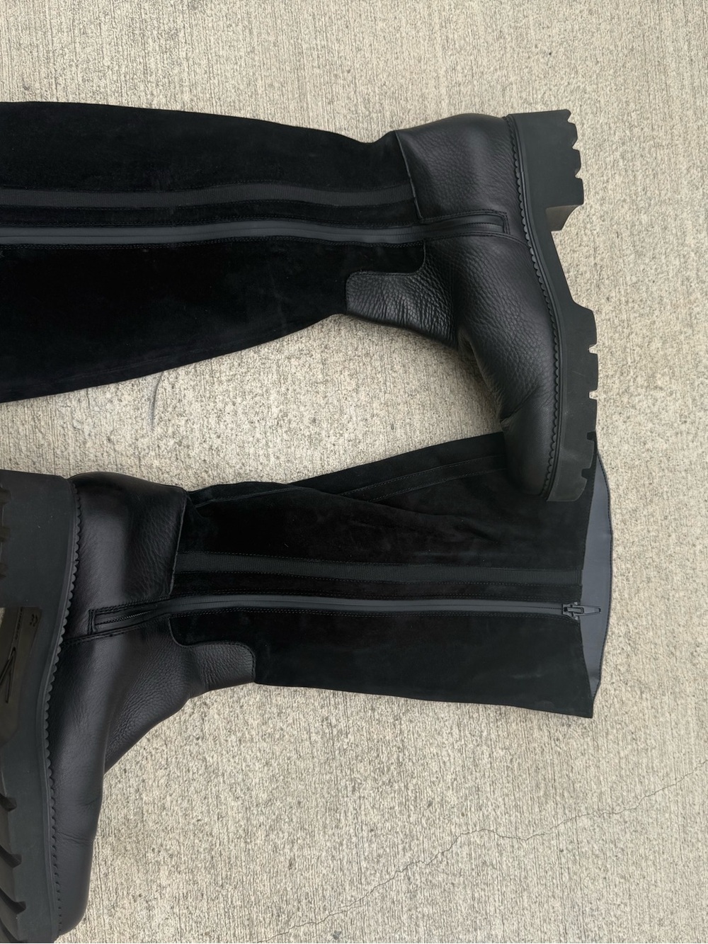 Vionic boots - Picture 2 of 4